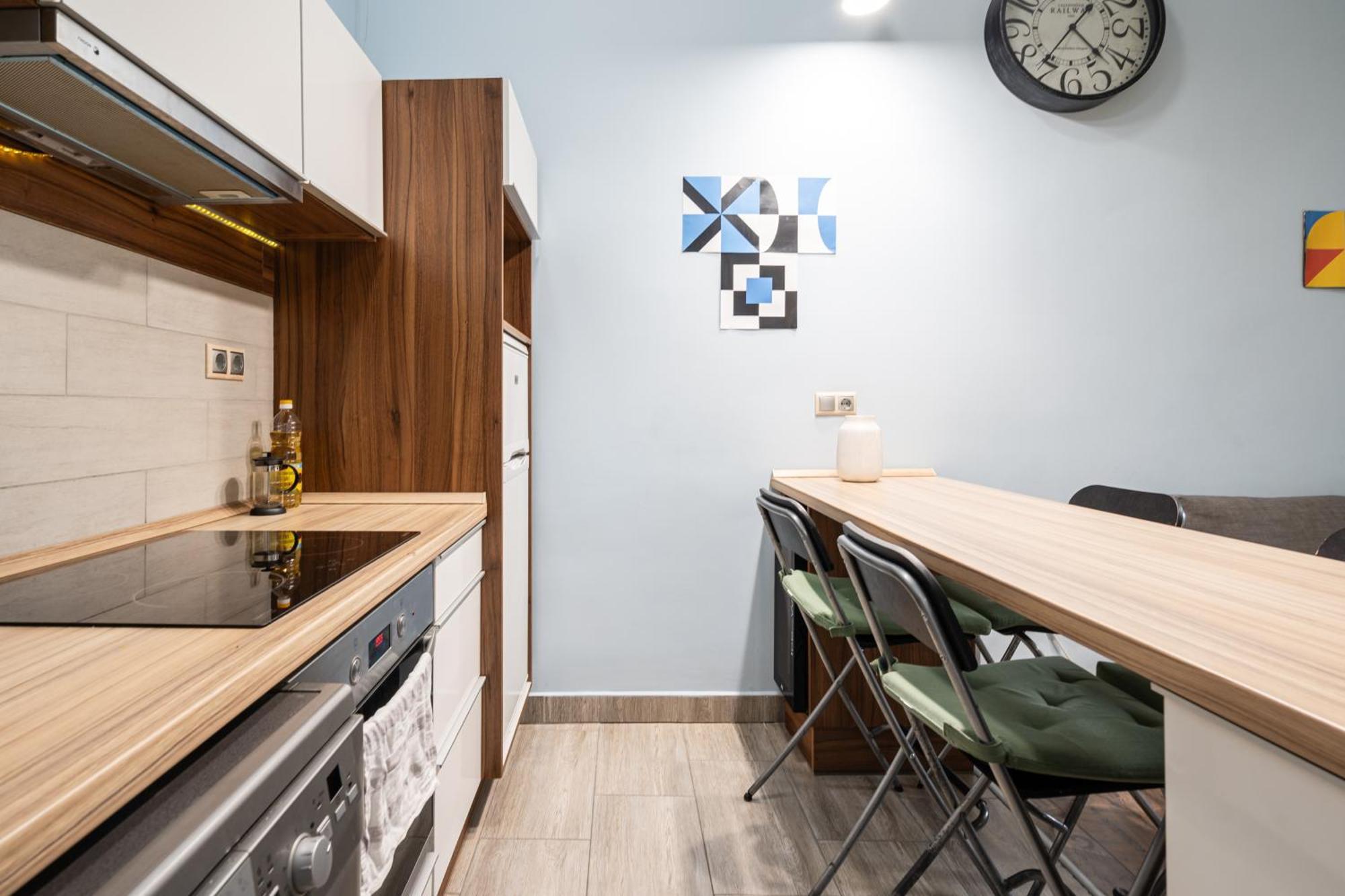2br Party District K29 *